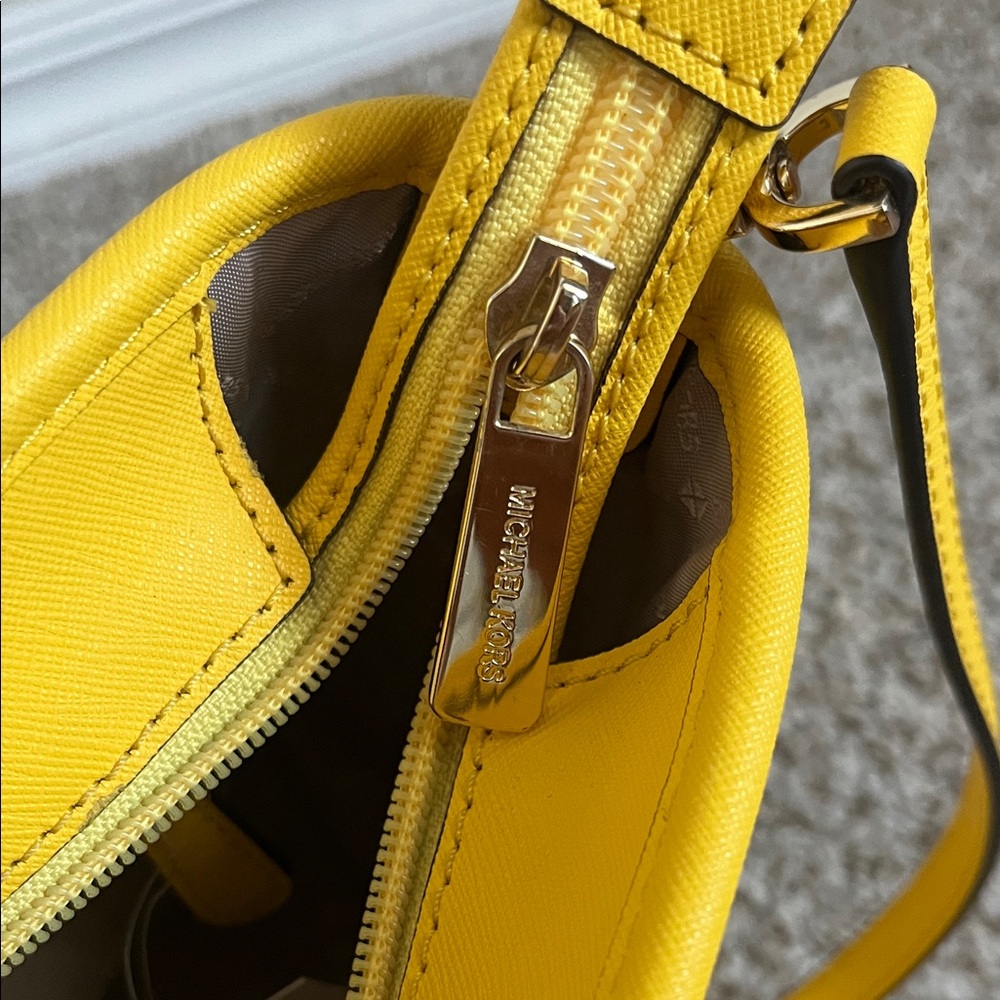 Michael Kors Citrus π Jet Set Travel Tote Leather with Removable Strap - Picture 11 of 16